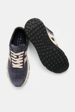 Hogan Sneaker 'Hyperlight Allacciato' graublau/beige, frontale Draufsicht auf Veloursleder, Schnürung, gepolsterter Schaftrand, Memory-Foam-Sohle mit Stollenprofil.