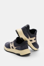 Hogan Sneaker 'Hyperlight Allacciato' graublau/beige aus edlem Veloursleder mit kontrastierenden Overlays, Memory Foam, hoher Schaftrand, sechs-Loch-Schnürung, seitliche Ansicht.