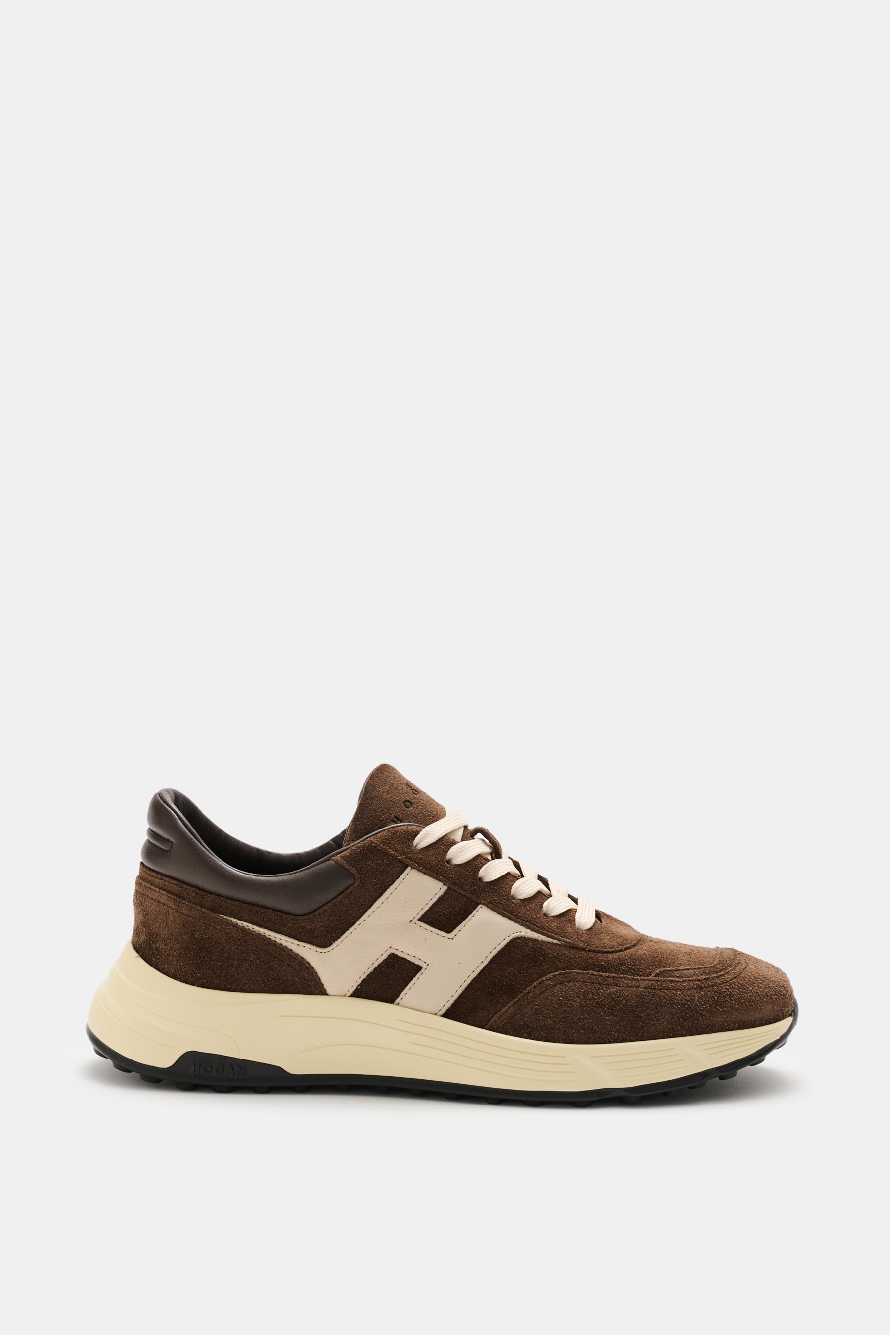 Side view of Hogan Sneaker 'Hyperlight Allacciato' brown/beige showing noble velour leather, contrasting overlays, rounded toe cap, six-hole lacing, padded collar, leather and textile lining, memory foam footbed, and rubber sole with stud profile, combini