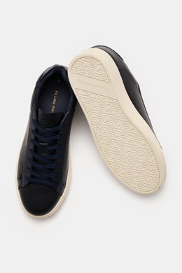 Top and sole view of Filling Pieces Sneaker 'Teabreak Waxed' navy, showcasing grained leather, round toe, seven-eyelet lacing, padded collar, side logo embossing, perforated leather lining, and rubber sole.

Description: <p>The sneaker 'Teabreak Waxed' im
