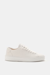 Fabiano Ricci Sneaker weiß aus genarbtem Nappaleder, seitliche Ansicht, runde Vorderkappe, elastische Sieben-Loch-Schnürung, Mesh-Futter, flexible Gummisohle.