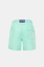 Vilebrequin Badeshorts 'Moorea' mintgrün, Rückansicht, aus leichter Microfaser mit elastischem Bund, Tasche, Mesh-Innenfutter, Entwässerungsösen.