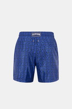 Vorderansicht der Vilebrequin Badeshorts 'Mahina' dunkelblau/schwarz gemustert aus hochwertiger Microfaser, Regular Fit mit elastischem Bund.