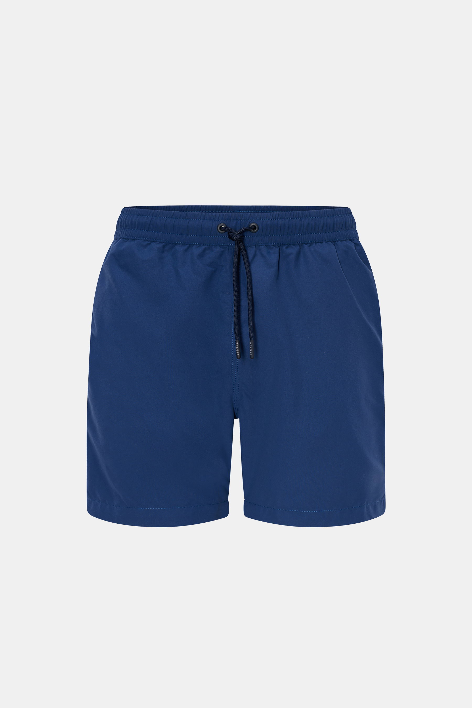 Frontansicht der dunkelblauen 04651/ A trip in a bag Badeshorts 'Plain Swim' aus schnelltrocknender Microfaser mit Tunnelzug, Regular Fit, Taschen.