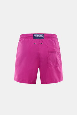 Rückansicht der Vilebrequin Badeshorts 'Moorea' violett aus leichter Microfaser mit elastischem Bund, Gesäßtasche und Entwässerungsösen.
