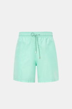 Vorne fotografierte mintgrüne Vilebrequin Badeshorts 'Moorea' aus leichter Microfaser mit elastischem Bund, Tunnelzug und Taschen.