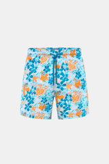 Vorderansicht der Vilebrequin Badeshorts 'Moorea' blau/neonorange gemustert aus leichter Microfaser mit elastischem Bund, Tunnelzug und Mesh-Innenfutter.