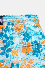 Vorderansicht der Vilebrequin Badeshorts 'Moorea' blau/neonorange gemustert aus hochwertiger Microfaser mit elastischem Bund, Taschen und Mesh-Innenfutter.