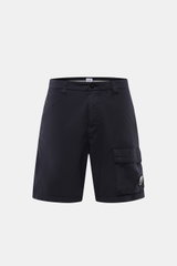 C.P. Company Cargo-Bermudas navy in Frontansicht, Regular Fit, Baumwoll-Microfaser-Mix, Cargo- und Gesäßtasche mit Patte, Linsendetail.