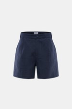 Percival Leinenshorts navy, frontal fotografiert, aus reinem Leinen mit Bundknopf, Reißverschluss, Bundfalte, französischen und paspelierten Taschen.