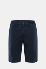Front view of PT Torino Bermudas navy in smooth, slightly elasticated cotton with a high waist, zip, button, and various pockets.

<p>Typically stylish: These shorts in soft cotton by PT TORINO are the best choice for elegant summer looks.</p>
<ul>
<li>Sm