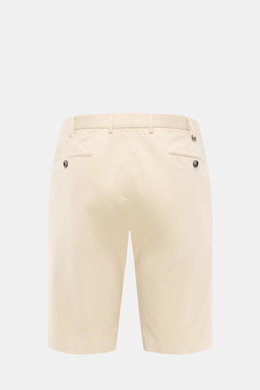 PT Torino Bermudas creme rückseitig fotografiert, aus geschmeidiger Baumwolle mit Knöpfen, Uhrentasche, hoher Bundhöhe, Regular Fit.