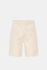 Vorderansicht der 04651/ A trip in a bag Leinenshorts beige aus luftigem Leinen mit elastischem Bund, französischen Taschen und Weblabel.