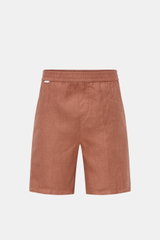 04651/ A trip in a bag Leinenshorts rostbraun, frontale Nahaufnahme, elastischer Bund, französische Taschen, weiches Leinen, garment dyed, Regular Fit, Weblabel am Bund.