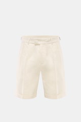 Frontale Nahaufnahme der cremefarbenen 04651/ A trip in a bag Leinen-Shorts mit Reißverschluss, Bundhaken, Side-Adjuster und fixiertem Saumaufschlag.
