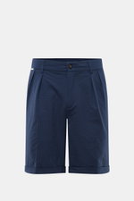 Frontansicht der navy 04651/ A trip in a bag Seersucker-Shorts aus strukturtypischem Microfaser-Seersucker mit Regular Fit, Bundfalte, Taschen und fixiertem Saumaufschlag.