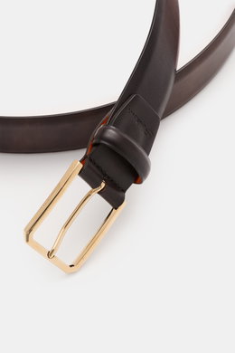 Santoni Gürtel dunkelbraun aus edlem Glattleder mit Dornschließe aus Messing, einer Durchzugsschlaufe, Breite 3,5 cm, orangefarbener Innenseite, Made in Italy, frontal fotografiert.