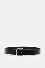Front view of Fausto Colato Gürtel schwarz, a black belt made from fine smooth leather with a brass prong buckle, one belt loop, and approximately 4 cm width, highlighting exclusive Italian craftsmanship and elegant design. <p>Highlight am Hosenbund: Exkl