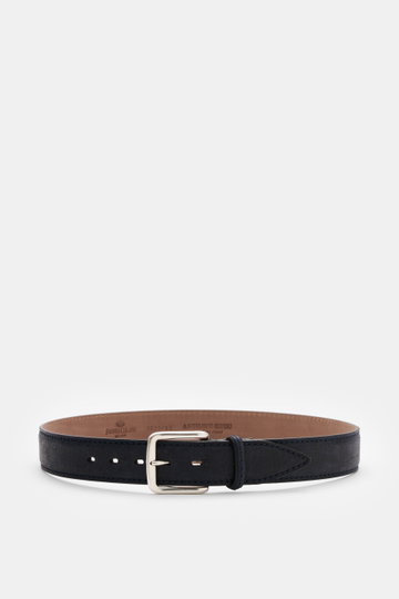 Fausto Colato Gürtel Antilopenleder navy shown from the front, made of fine-grained navy kudu antelope leather with a brass prong buckle and a single loop. Luxuriöses Understatement von FAUSTO COLATO: gefertigt aus feinstem Kudu-Antilopenleder lässt sich 