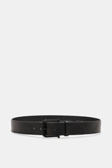 Stone Island Belt black shown from the front, elegant cowhide with characteristic grain, matt black pin buckle, one loop, STONE ISLAND embossed logo, small woven label, made in Italy, width 4 cm.