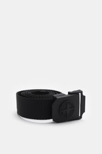 Alt tag (125 characters max):
Rolled Stone Island Gürtel schwarz with matte black rubberized buckle showing iconic compass, photographed from front side.

Additional description to include:  
<p>Dieser gewebte Gürtel von STONE ISLAND ist mit seiner gummie