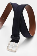 Veneta Cinture Belt navy shown from a close-up front angle, soft suede leather, light color gradient, silver-colored pin buckle, one loop, 3.5 cm wide, Made in Italy.