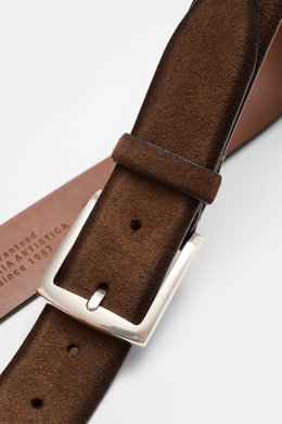 Veneta Cinture Gürtel braun aus geschmeidigem Veloursleder mit leichtem Farbverlauf, silberfarbener Dornschließe, einer Durchzugschlaufe, 3,5 cm breit, Made in Italy, Nahaufnahme von oben.