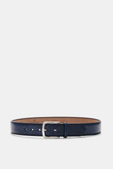 Front view of the Fausto Colato Gürtel Bisonleder dunkelblau, a dark blue smooth bison leather belt with a brass prong buckle and one keeper loop, made in Italy, shown lying flat. Not only extremely practical but also luxurious, this belt features glattes