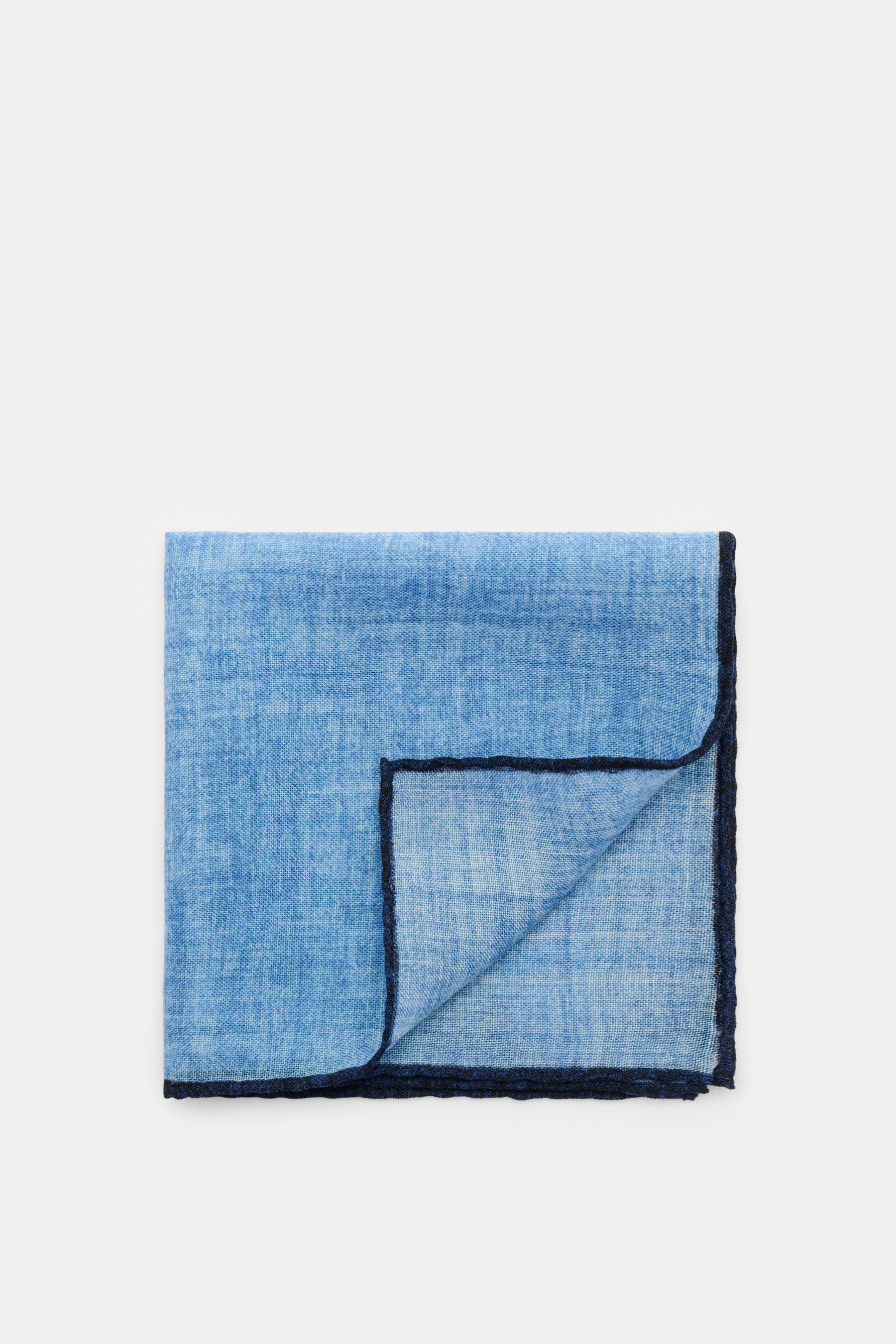 Rosi Collection Einstecktuch blau/navy, aus reiner Wolle mit weichem Griff, handrollierte Kanten in Kontrastfarbe, Made in Italy, ca. 30x30 cm, von oben fotografiert.