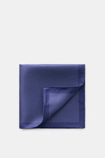 Front view of Tom Ford Seiden-Einstecktuch dunkelblau/weiß gepunktet, a pure silk pocket square with smooth feel, fine white dots, rolled edges, and subtle TOM FORD print, made in Italy, approx. 39 x 39 cm. 

Description: <p>Dieses Einstecktuch von TOM FO