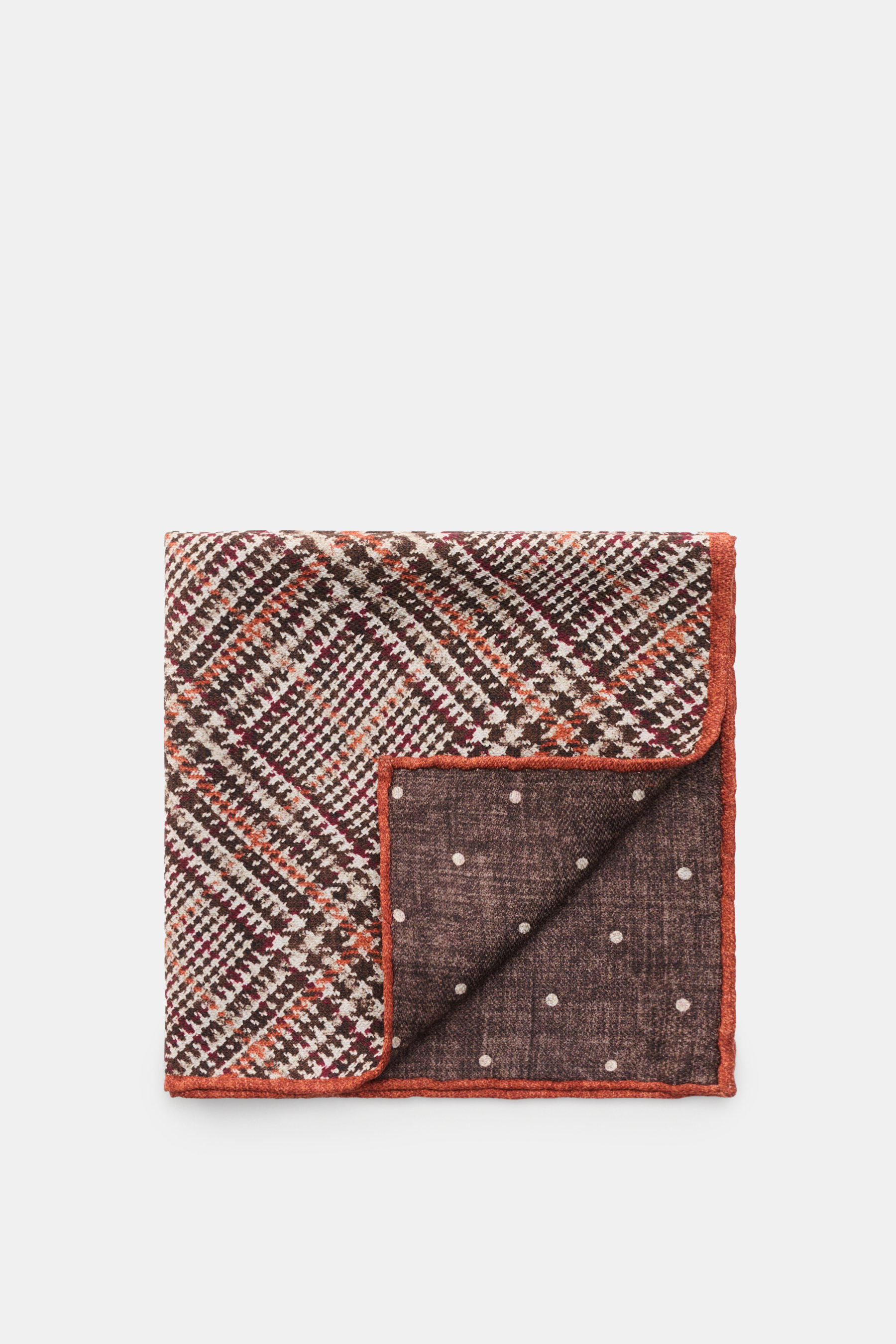 Brunello Cucinelli Seiden-Einstecktuch braun/orange/weiß gemustert, Glencheck vorne, Punkte auf Rückseite, reine Seide, handrollierte Kanten, Made in Italy, ca. 35x35 cm, von oben fotografiert.