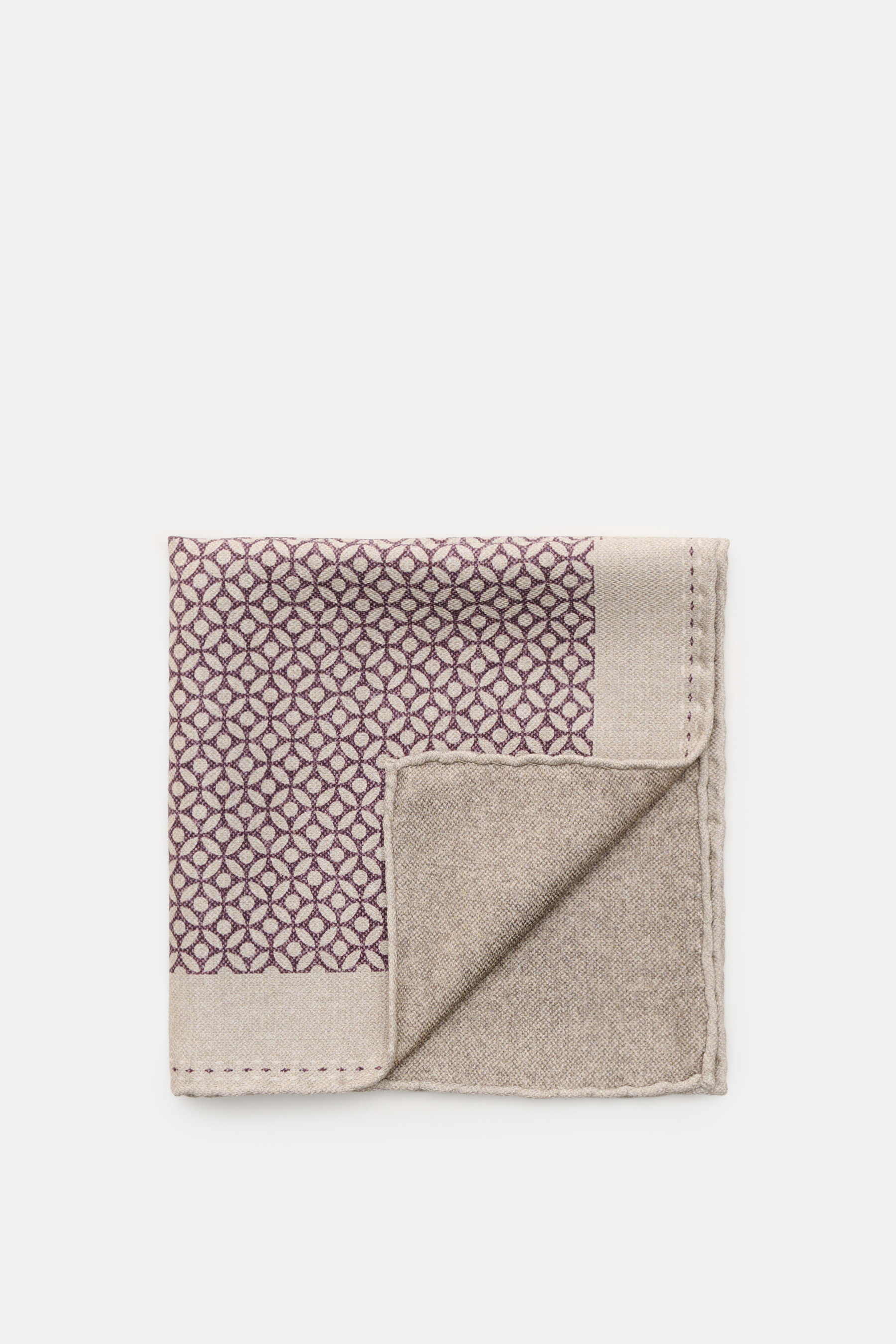 Brunello Cucinelli Seiden-Einstecktuch sand/violett gemustert, quadratisch, reine Seide, florales Muster, handrollierte Kanten, Made in Italy, 35x35 cm, Ansicht von oben.