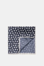 Alt tag (125 characters max):  
Brunello Cucinelli Silk Pocket Square navy/grey-blue dotted, front view, pure silk, smooth touch, rolled edges, 35x35 cm, Made in Italy.

Additional description for reference:  
<p>Subtle elegance for style-conscious appear