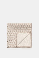 Top-down view of the Brunello Cucinelli Silk Pocket Square sand/beige dotted with rolled edges and a smooth, pure silk texture.

Description: 
<p>Subtle elegance for style-conscious appearances: With this finely dotted pocket square, BRUNELLO CUCINELLI on