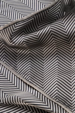 Brunello Cucinelli Silk Pocket Square taupe patterned, close-up top view showing tonal woven pattern, rolled edges, pure silk fabric.

Subtle elegance for style-conscious appearances: With this noble pocket square in tonal woven pattern, BRUNELLO CUCINELL