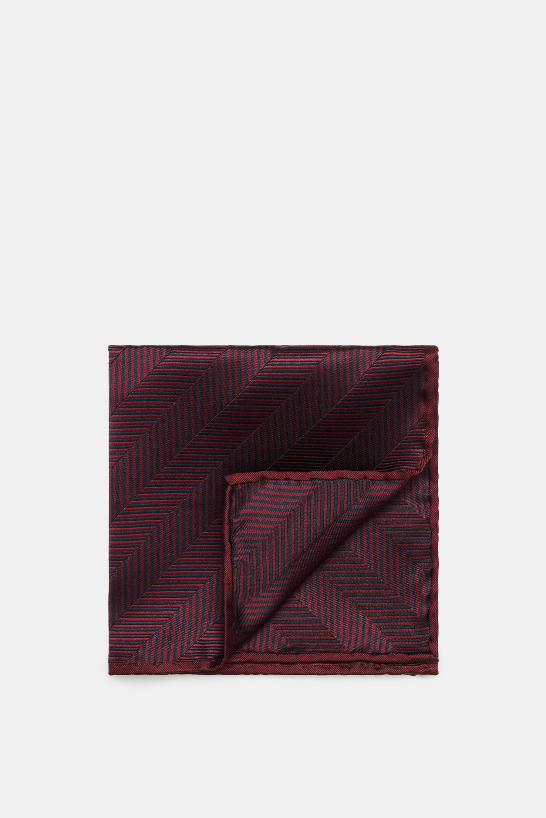 Brunello Cucinelli Silk Pocket Square burgundy patterned, folded, front view showing tonal woven diagonal stripes, pure silk, smooth touch, rolled edges, made in Italy, approx. 32x32 cm. Subtle elegance for style-conscious appearances: With this noble poc