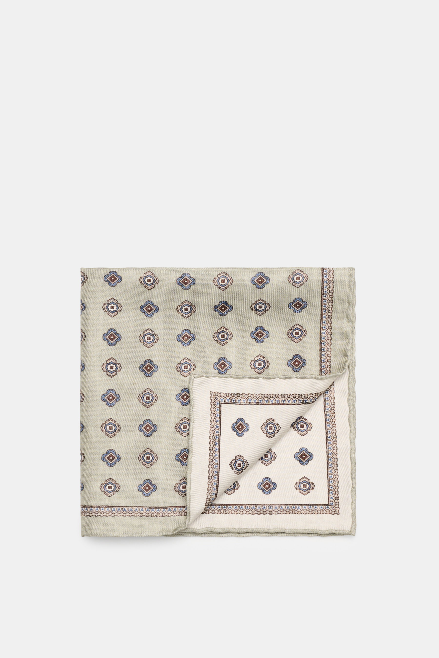 Brunello Cucinelli Seiden-Einstecktuch salbei/sand gemustert, oben liegend mit feinem Medaillon-Muster, rollierten Kanten, reine Seide, Made in Italy.