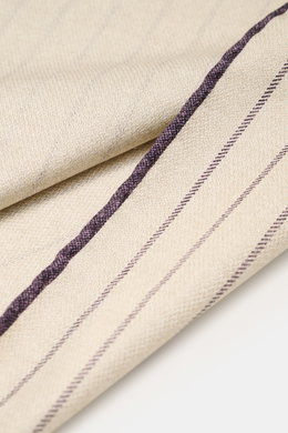Close-up top view of Brunello Cucinelli Silk pocket square sand/dark violet striped with classic pattern and textured silk fabric.

Additional description:
<p>Timeless refinement for sophisticated looks: The silk pocket square by BRUNELLO CUCINELLI featur