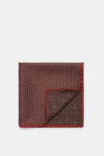 Brunello Cucinelli Silk pocket square reddish brown/dark brown pattern shown from top front, pure silk, smooth feel, graphic micro print, rolled edges, Made in Italy, approx. 35 cm x 35 cm.