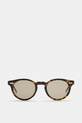 Thom Browne Sonnenbrille braun gemustert, frontale Nahaufnahme, Acetat-Rahmen in Schildpatt-Optik, Notched-Bridge, getönte Kunststoffgläser, UV-Schutz, inkl. Hartschalenetui.