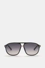 Tom Ford Sonnenbrille 'Bruce' schwarz, Navigator-Stil, polarisiert, Kunststoffgläser, Acetat-Rahmen, 100% UV-Schutz, frontale Nahaufnahme