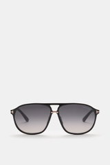 Tom Ford Sonnenbrille 'Bruce' schwarz, Navigator-Stil, polarisiert, Kunststoffgläser, Acetat-Rahmen, 100% UV-Schutz, frontale Nahaufnahme