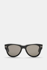 Tom Ford Sonnenbrille 'Burton' schwarz, frontal fotografiert, mit leicht gerundeter Silhouette, Acetat-Rahmen, getönten Kunststoffgläsern, UV-Schutz Filter 3.