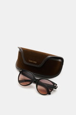 Tom Ford Sonnenbrille 'Tallulah' schwarz/braun im klassischen Papillon-Stil mit Verlaufsgläsern, Acetat-Rahmen, 100% UV-Schutz, frontal mit Samt-Etui.