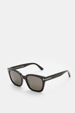 Tom Ford Sonnenbrille 'Haylay' schwarz, Wayfarer-Stil mit getönten Kunststoffgläsern, seitliche Perspektive, Acetat-Rahmen, 14,5 cm breit.