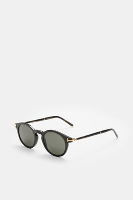 Tom Ford Sonnenbrille 'Private Collection' schwarz/braun, Pantos-Design, Büffelhornrahmen mit Titan-Details, ZEISS Gläser, seitliche Nahaufnahme.