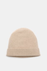 Top-down view of von Braun Cashmere beanie sand, a finely knitted, soft pure cashmere beanie with a small turn-up edge.

Description: <p>Whether worn with a classic winter coat or a highly functional down jacket, this soft VON BRAUN knitted beanie made of