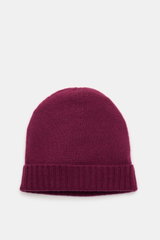 von Braun Cashmere beanie burgundy shown from above, soft pure cashmere knit with fine texture and small turn-up edge. Whether worn with a classic winter coat or a highly functional down jacket, this soft VON BRAUN knitted beanie made of pure cashmere is 