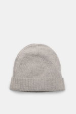 Top-down view of the von Braun Cashmere beanie light grey mottled, a fine-knit, very soft pure cashmere hat with a small turn-up, perfect for casual or elegant winter wear.