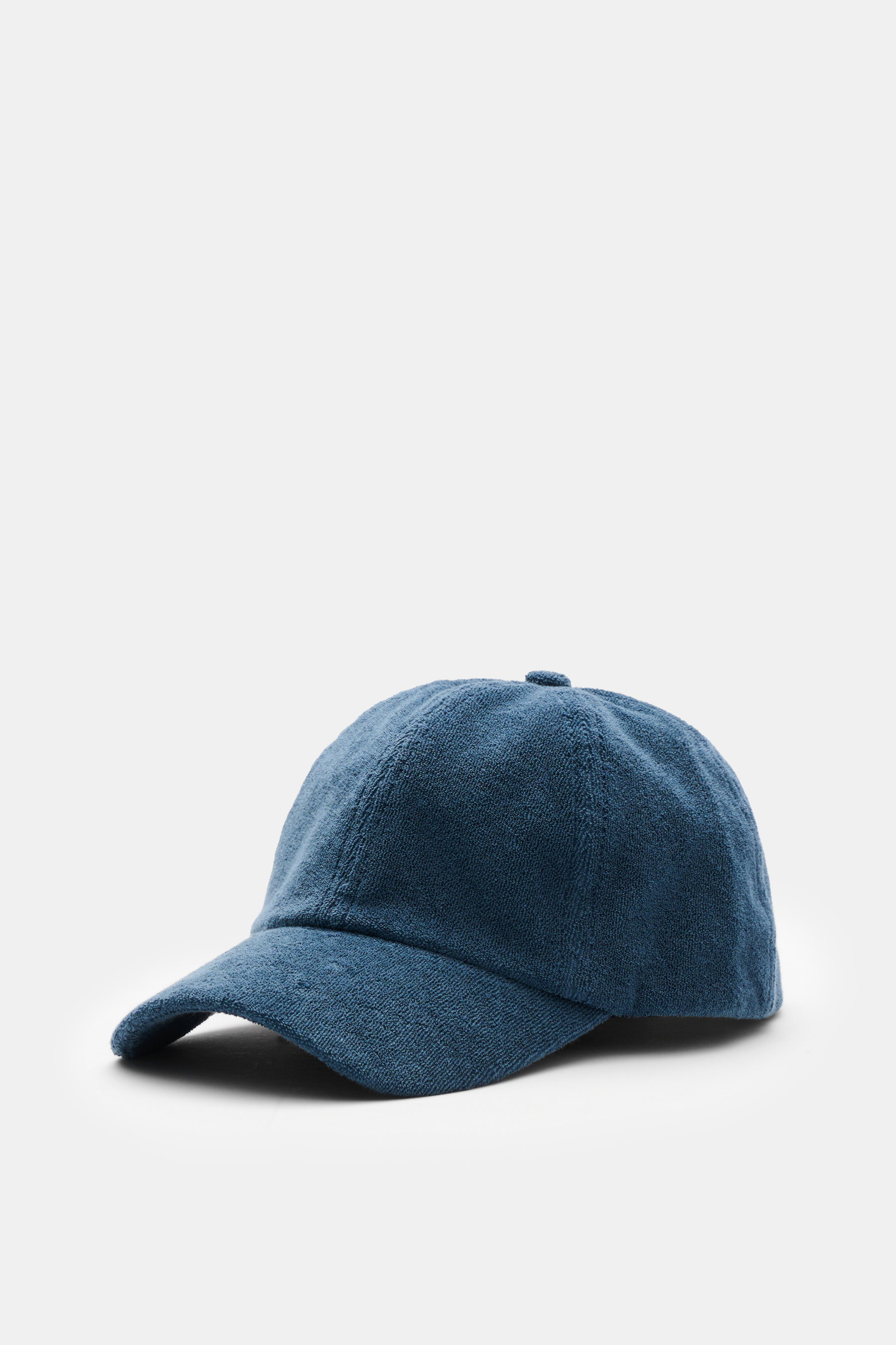 04651/ A trip in a bag Frottee-Cap 'Oyster' graublau, sportliches Baseball-Cap aus reiner Baumwolle, weiche Frottee-Qualität, seitliche Perspektive, verstellbarer Verschluss, dezentes Weblabel hinten.